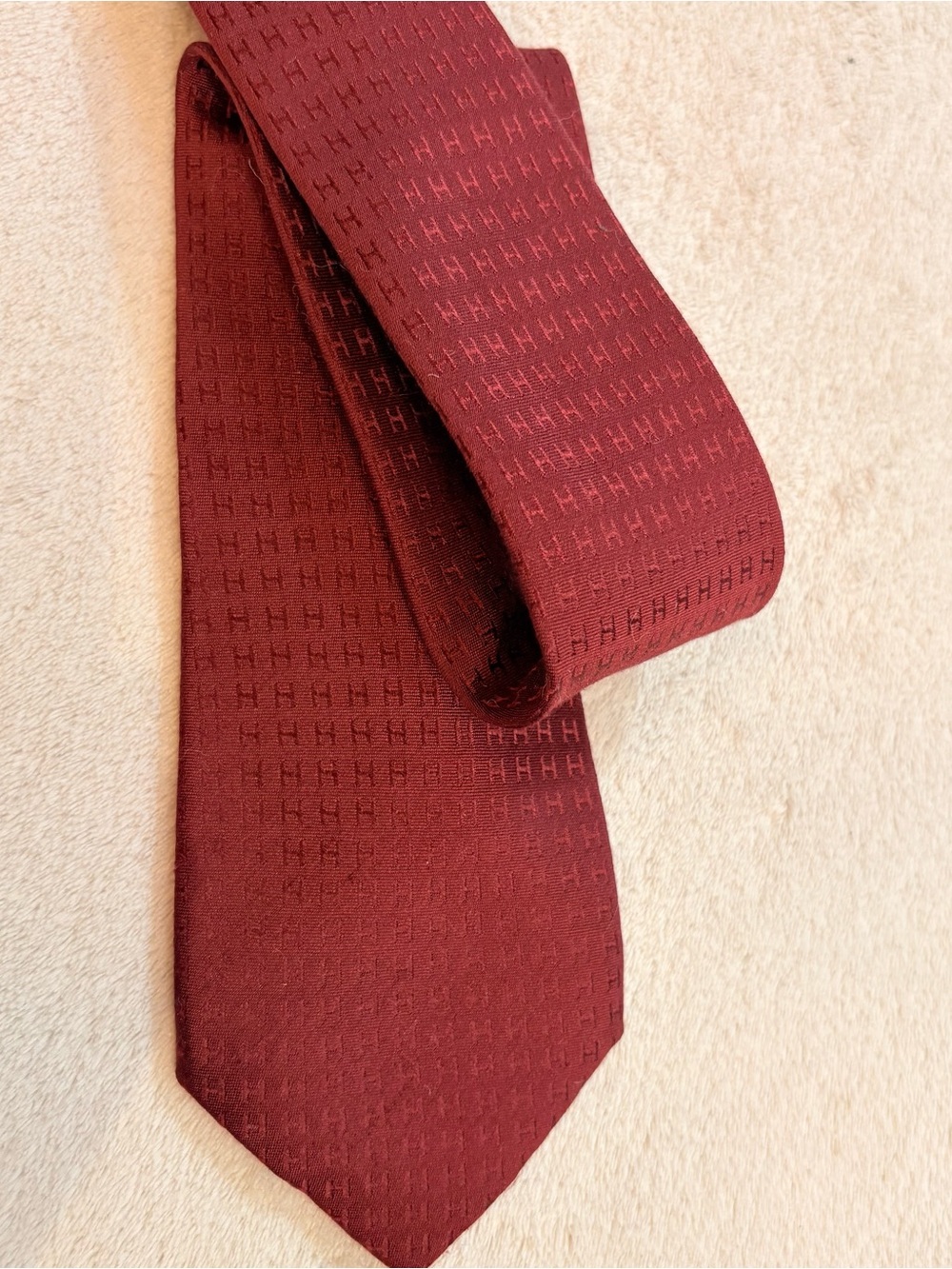 Hermes H Burgundy Dark Red Silk Fassonnette Tie with Micro H Pattern Vintage